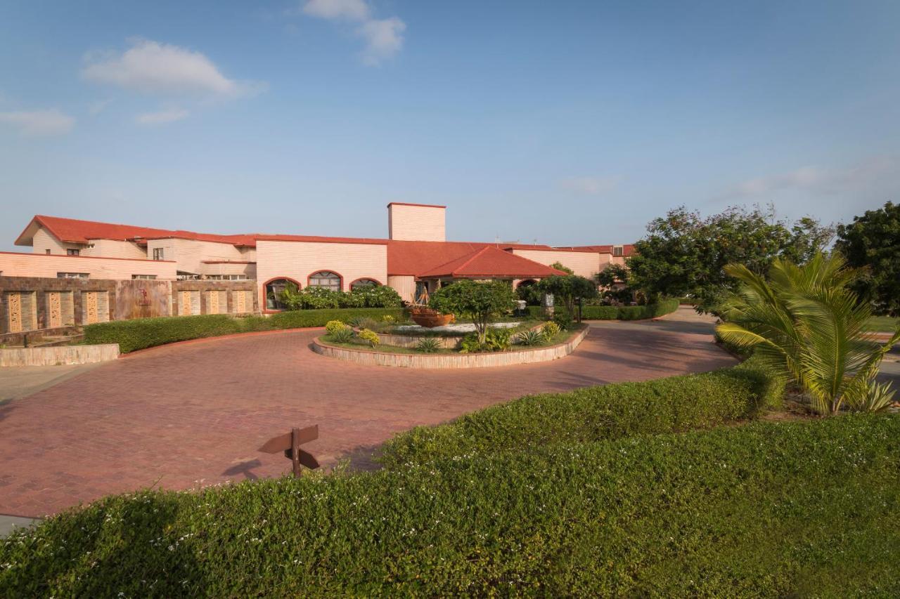 Regenta Resort Bhuj By Royal Orchid Hotels Limited Exterior foto