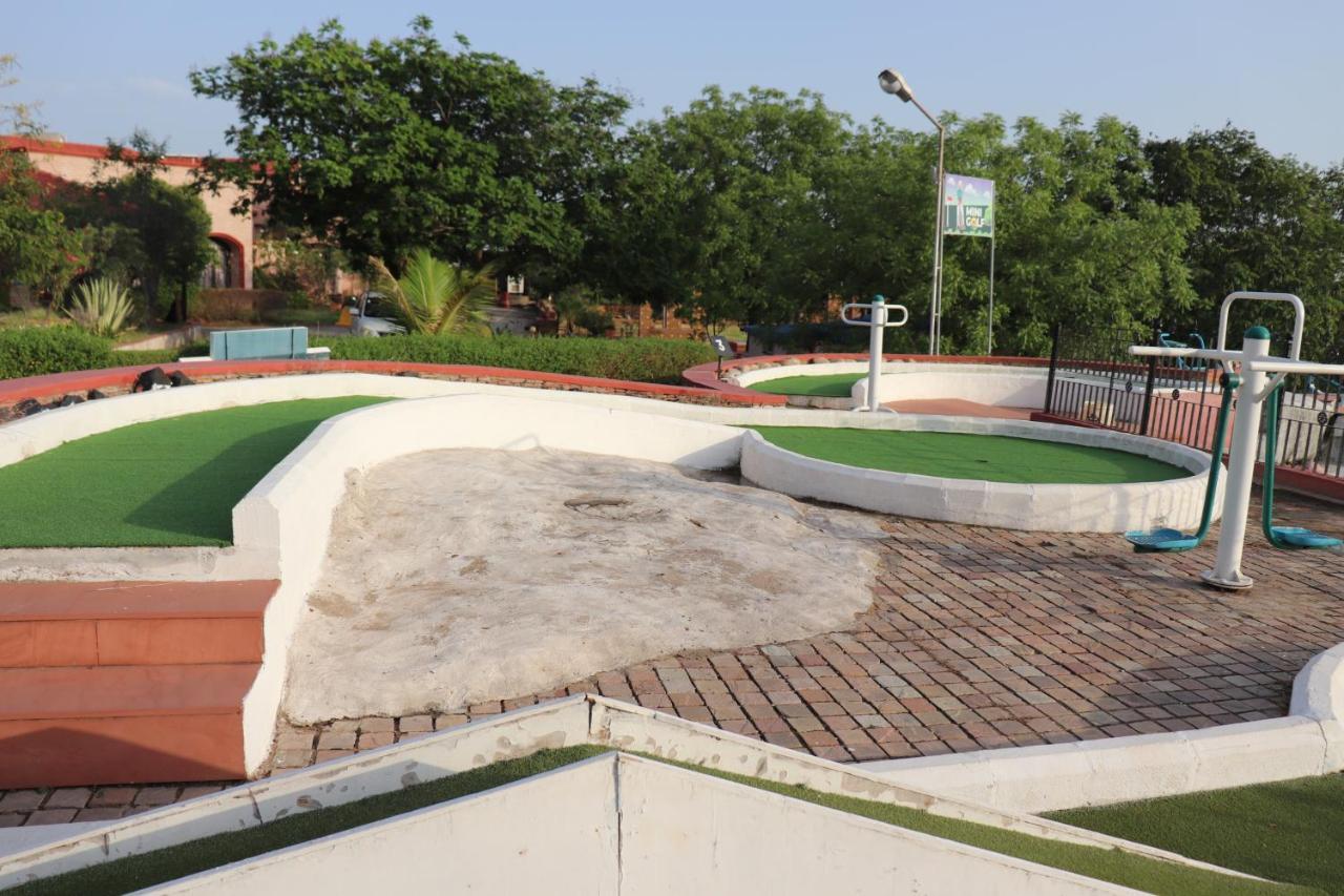 Regenta Resort Bhuj By Royal Orchid Hotels Limited Exterior foto