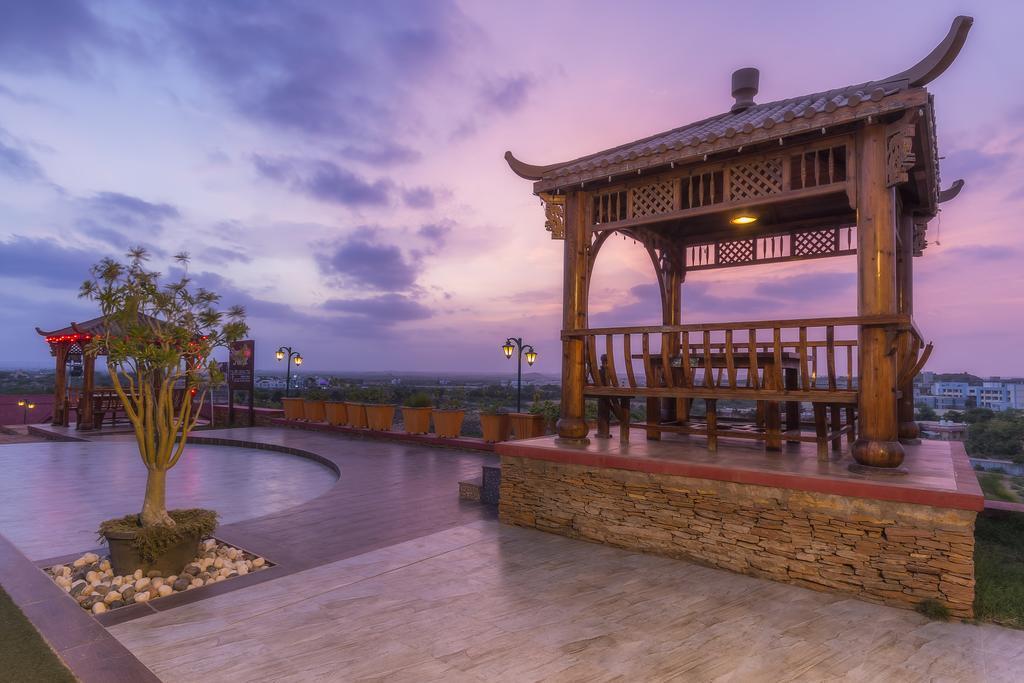 Regenta Resort Bhuj By Royal Orchid Hotels Limited Exterior foto